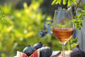 verre de rosé frais